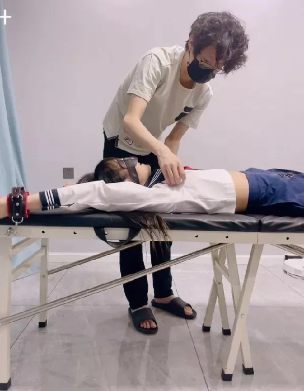 【咕咕0720】一镜到底持续TK！双马尾jk萝莉连续痒刑地狱 (2).webp