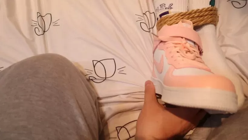 你愿意为了姐姐而独自忍受吗？不同意的话那就一起吧 (2).webp