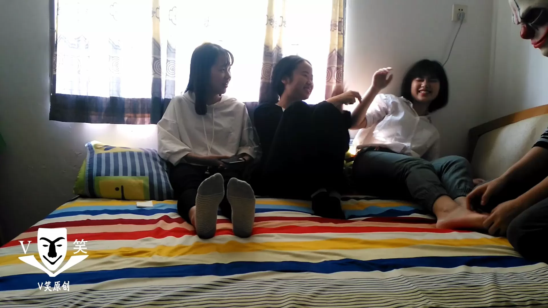 V笑原创 中学生-009,010,011[00_00_52][20251215-195803].webp