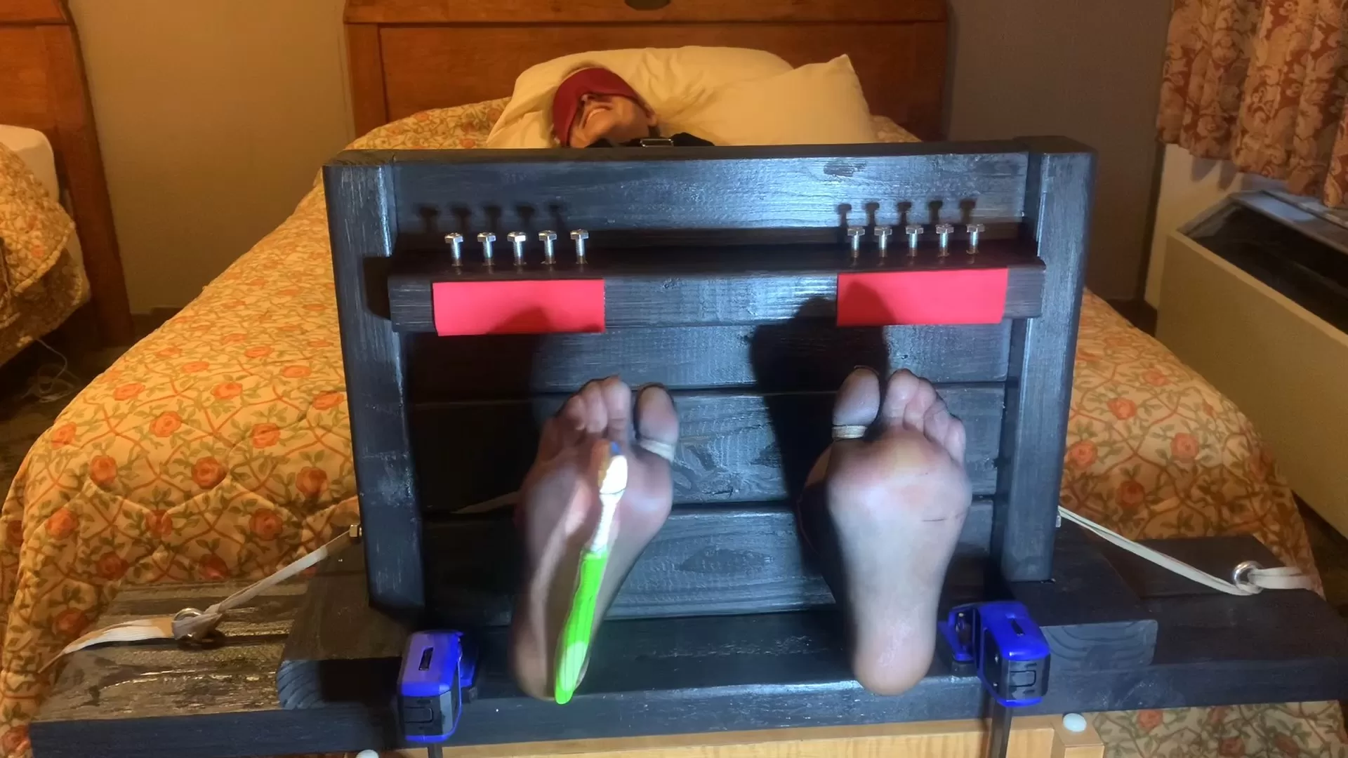 TheDevilsFootstool – Bella Toe-Tied and Tickled.mp4_snapshot_22.55.000.webp