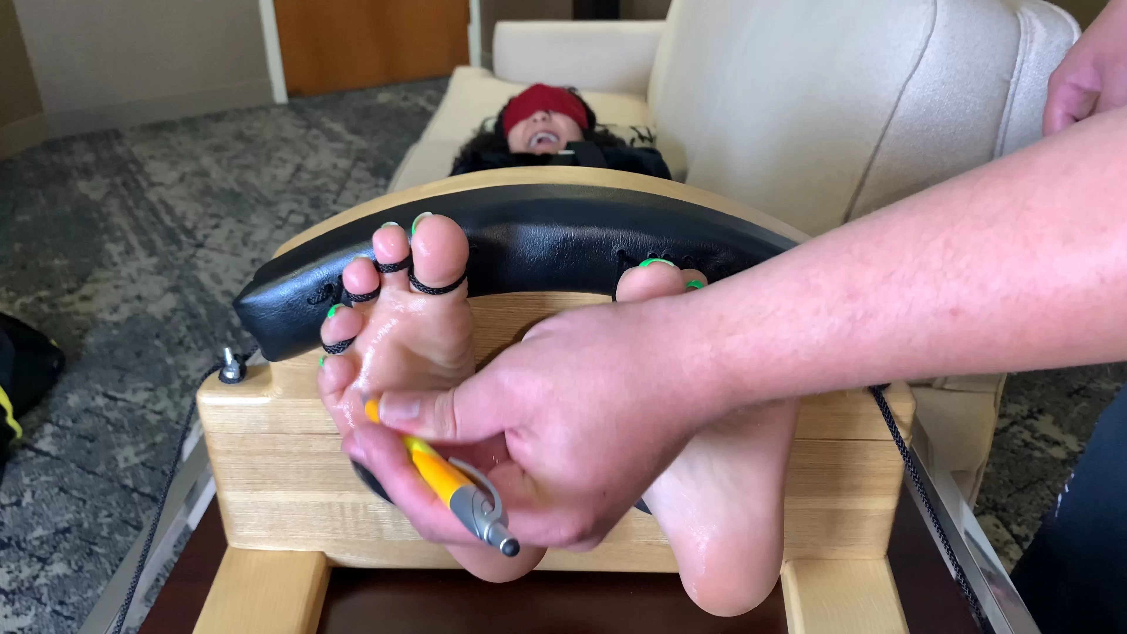 TheDevilsFootstool – Macy Divine Toe-Tied and Tickled.mp4_snapshot_09.10.000.webp