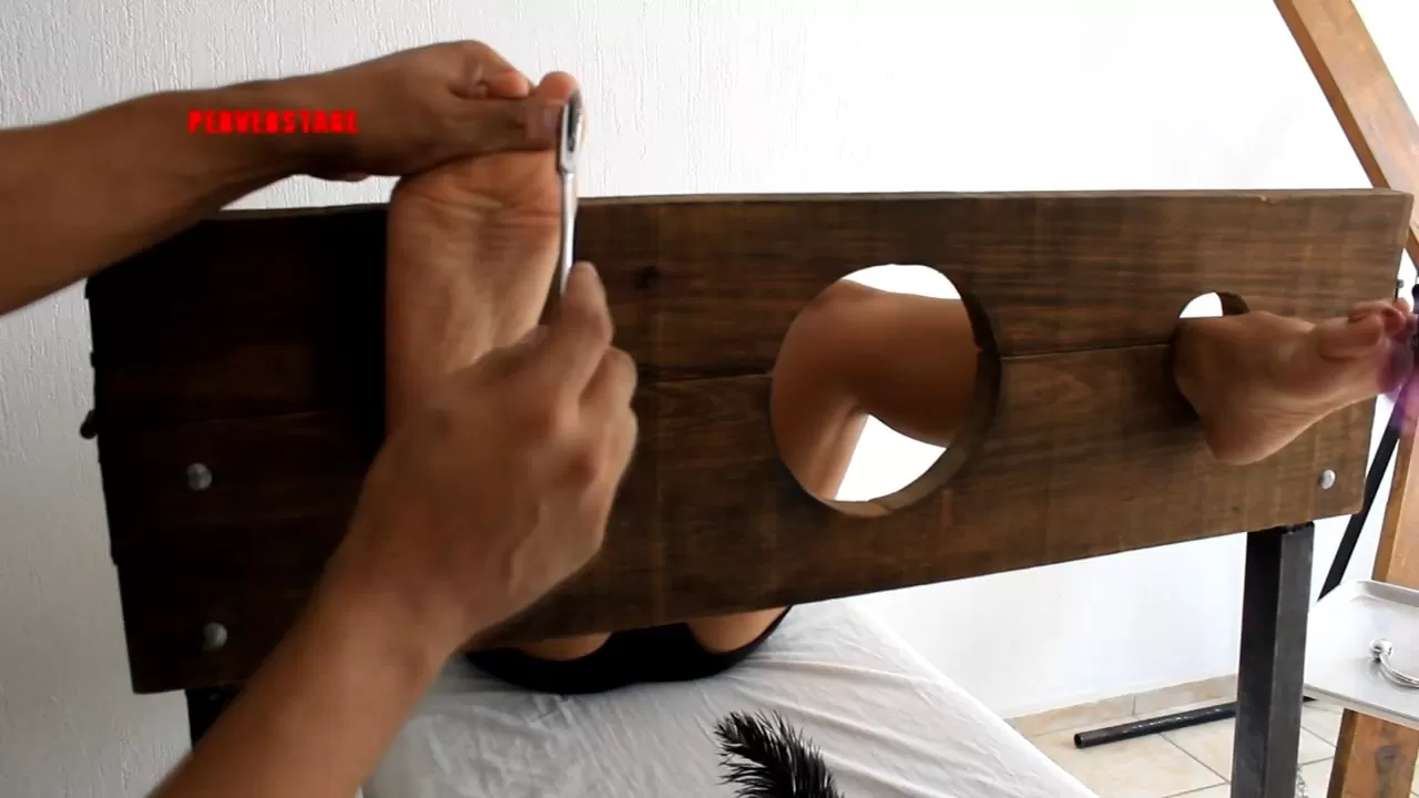 Perverstage - Rose's Ticklish Feet.mp4_snapshot_04.20.000.webp