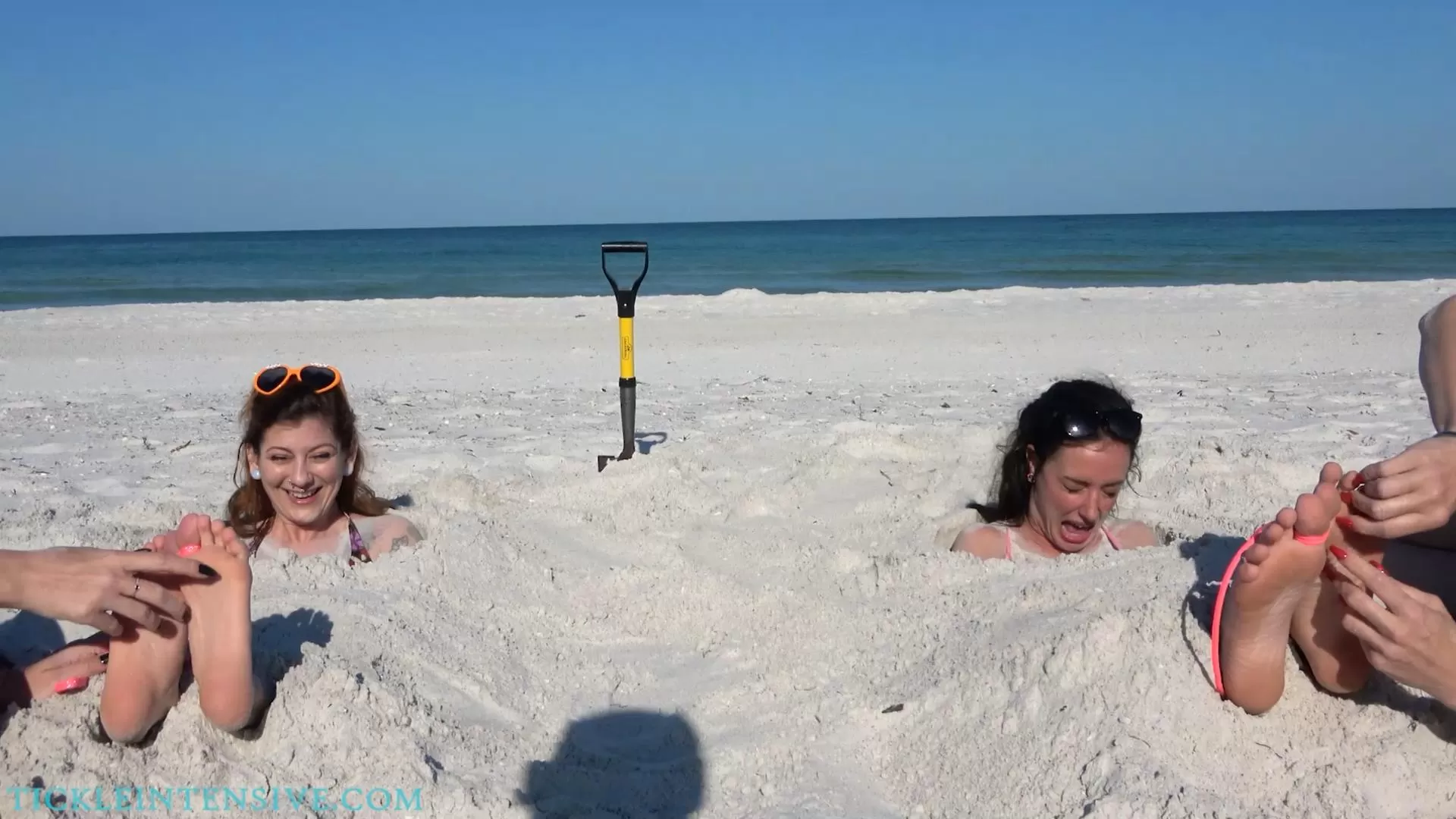 TickleIntensive – Fun in the Sun.mp4_20260322_140640927.webp