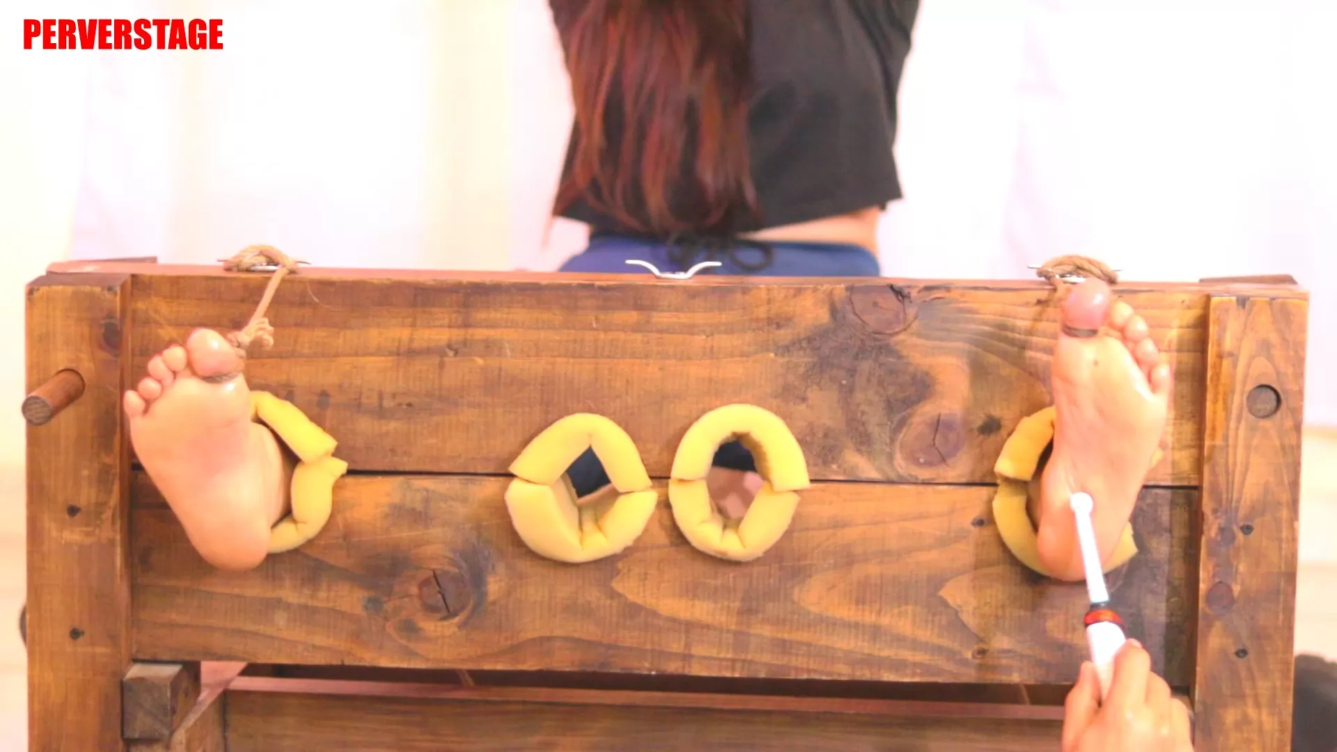 Perverstage – Foot Size 5 Stuck in the Stock.mp4_snapshot_27.23.341.webp