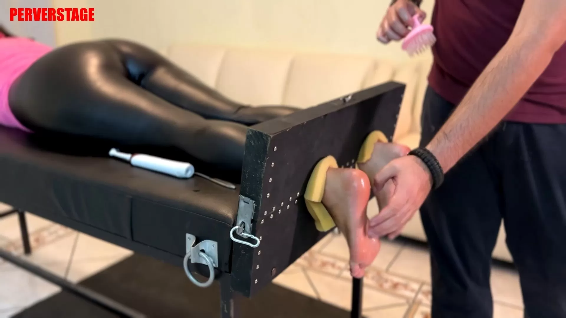 Perverstage – Kassandra tied on the rack and tickled mercilessly.mp4_snapshot_1.webp