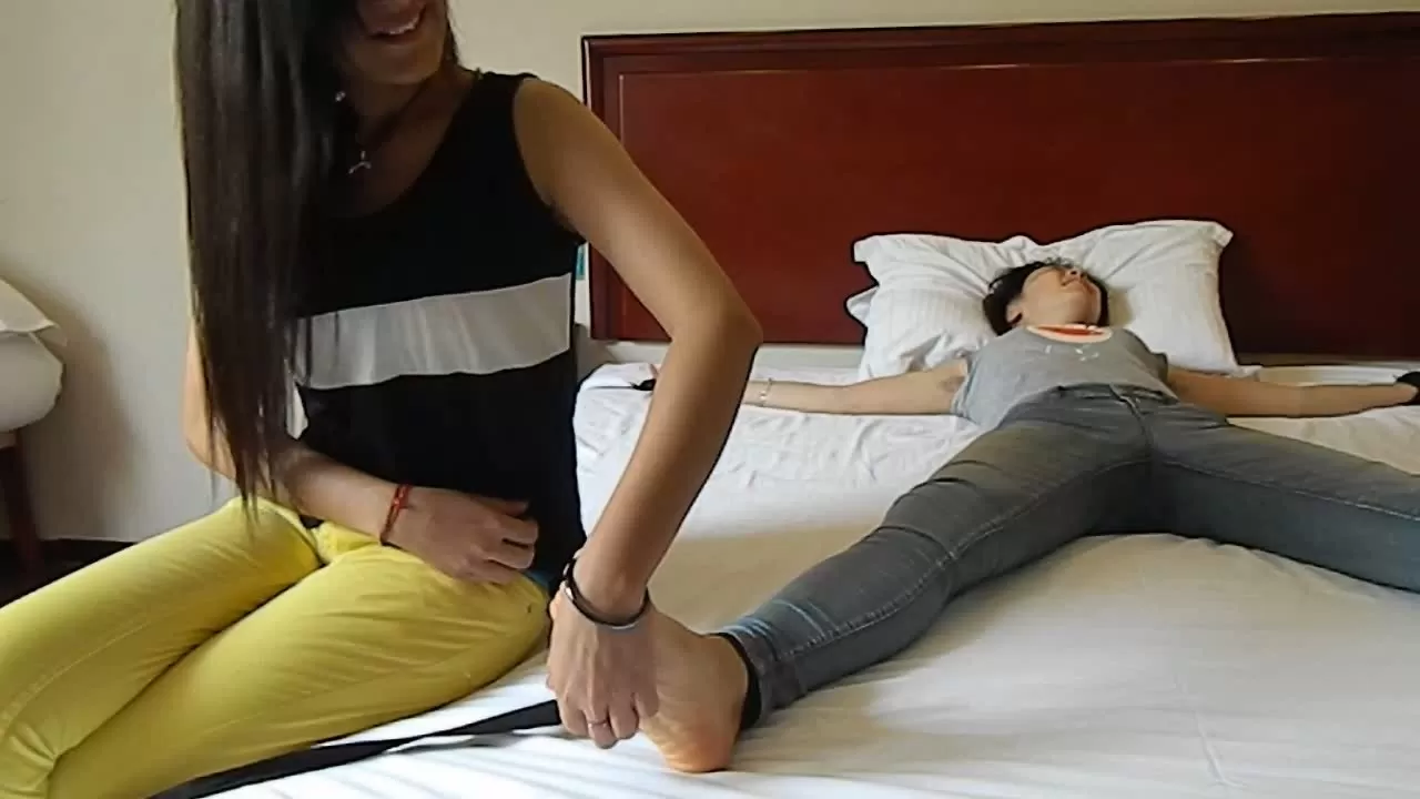 突围摄影原创 舒倩5748.mp4_snapshot_20.52.700.webp