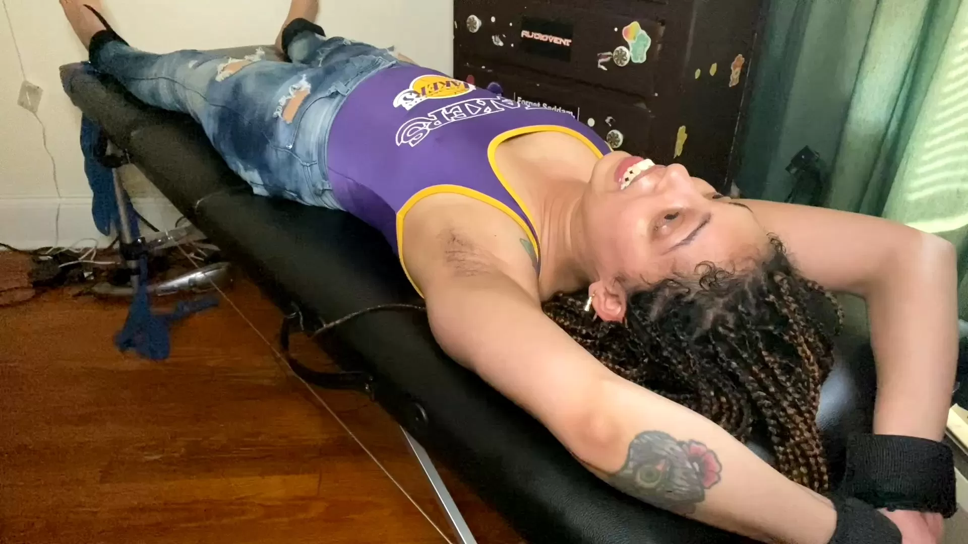 TheBKTickler – Myss Klassie’s Tickle Table Debut.mp4_snapshot_02.07.000.webp