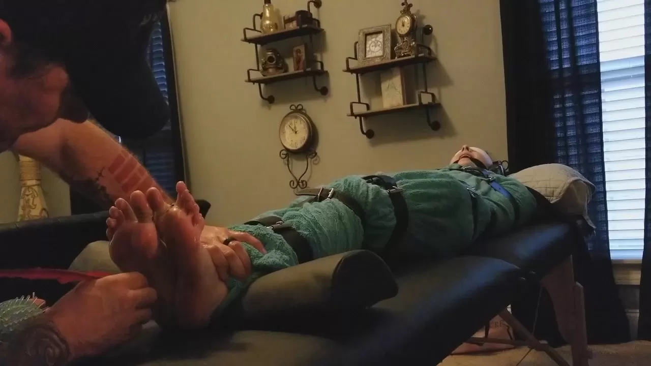 Fettish – Blanket Bound, Belted, and Barefoot.mp4_snapshot_04.17.784.webp