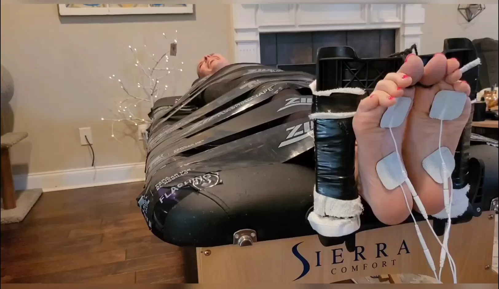 Fettish – Blasted on the Tickle Table.mp4_snapshot_09.45.000.webp