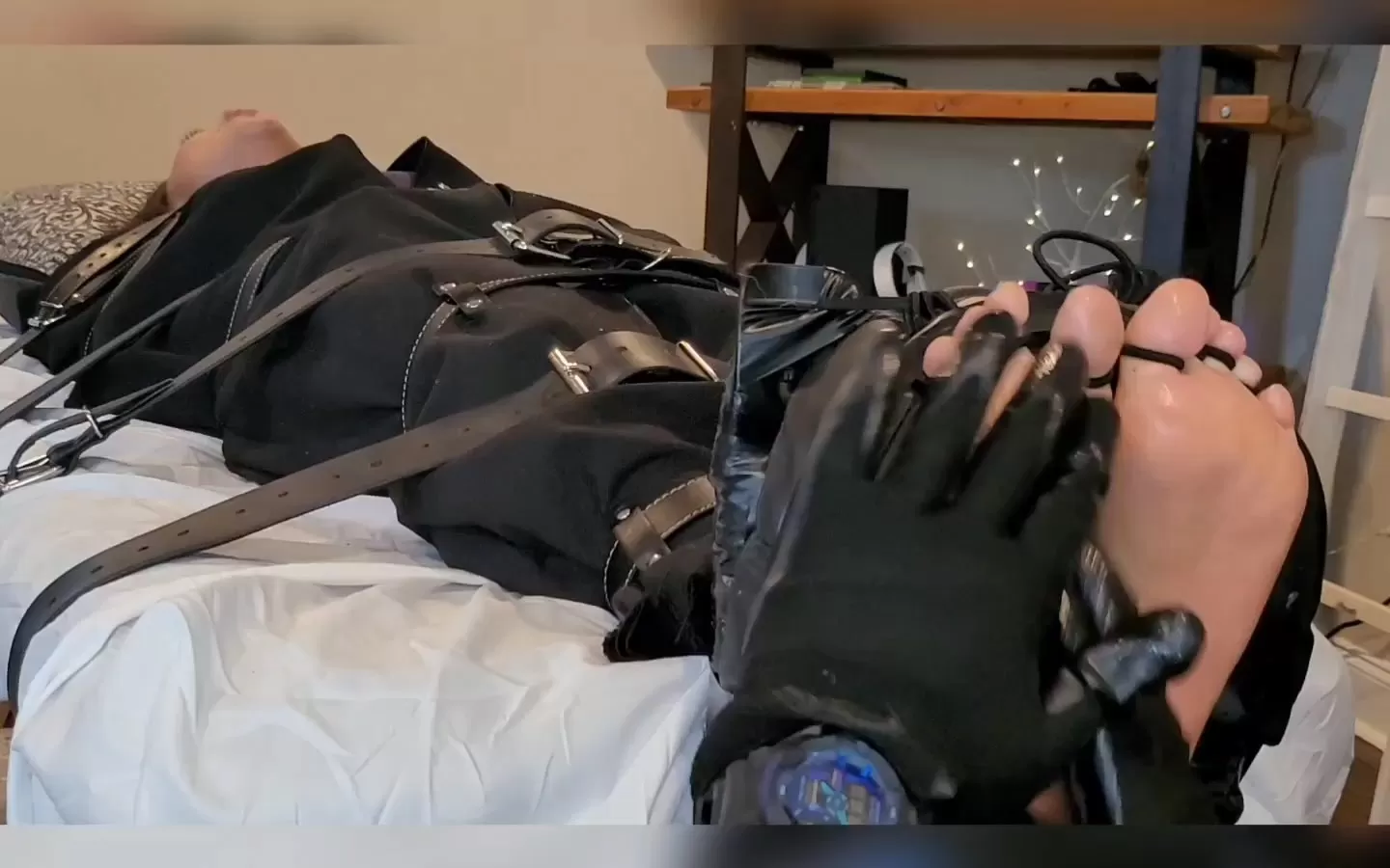 Fettish – Brigitte – Tickle Table.mp4_snapshot_12.48.000.webp