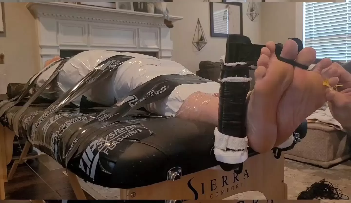 Fettish – Kendra Lynn – Tickle Table Time.mp4_snapshot_05.26.000.webp