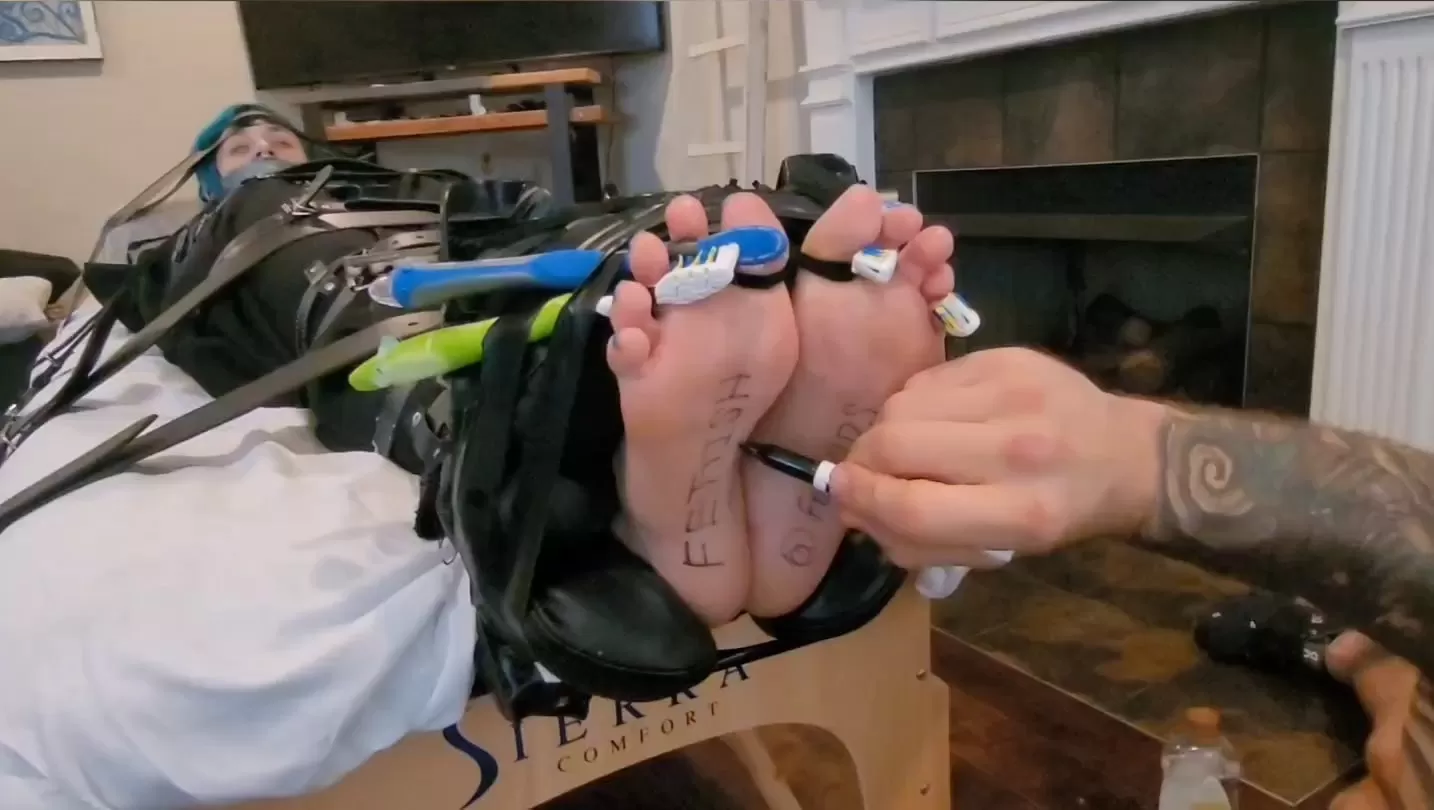 Fettish – No Safeword 2.mp4_snapshot_42.32.000.webp