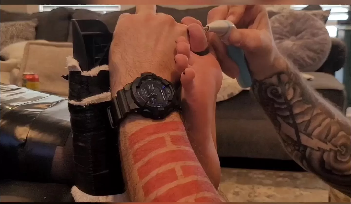 Fettish – Tickle Dice pt 5.mp4_snapshot_05.58.000.webp