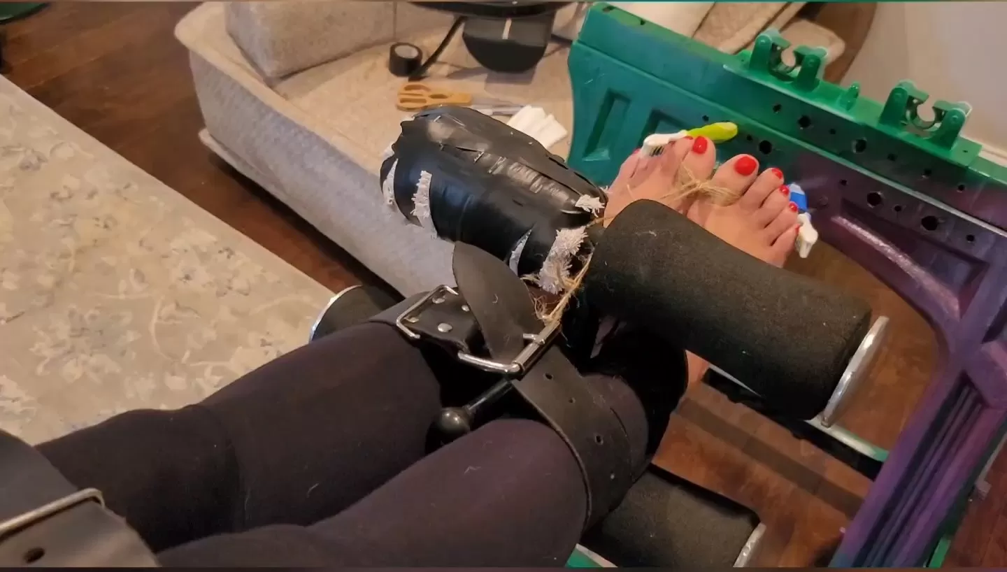 Fettish – Tickle Totter – Lil Mizz Unique.mp4_snapshot_00.43.000.webp