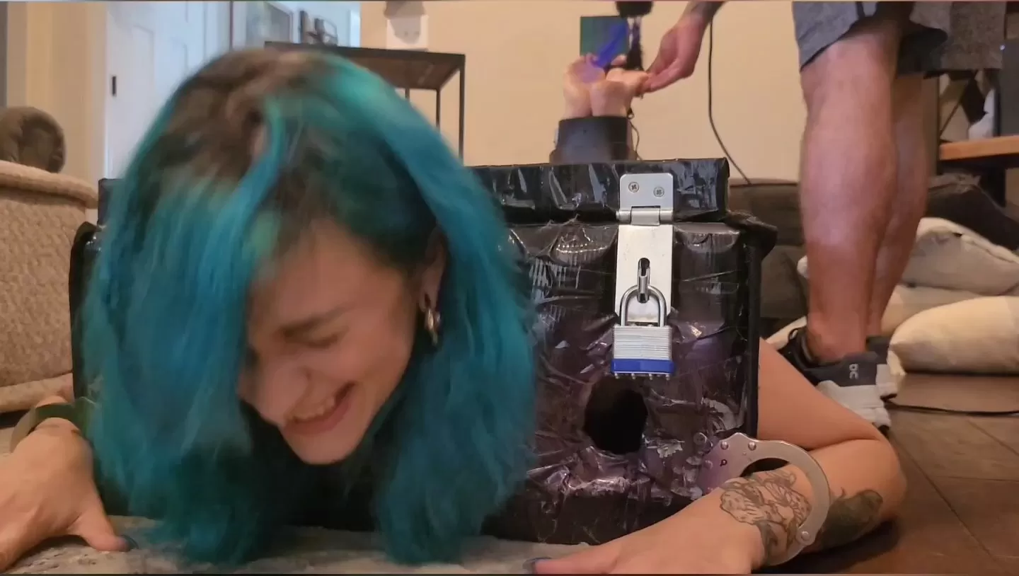 Fettish – When The Box Is Rockin.mp4_snapshot_08.49.000.webp