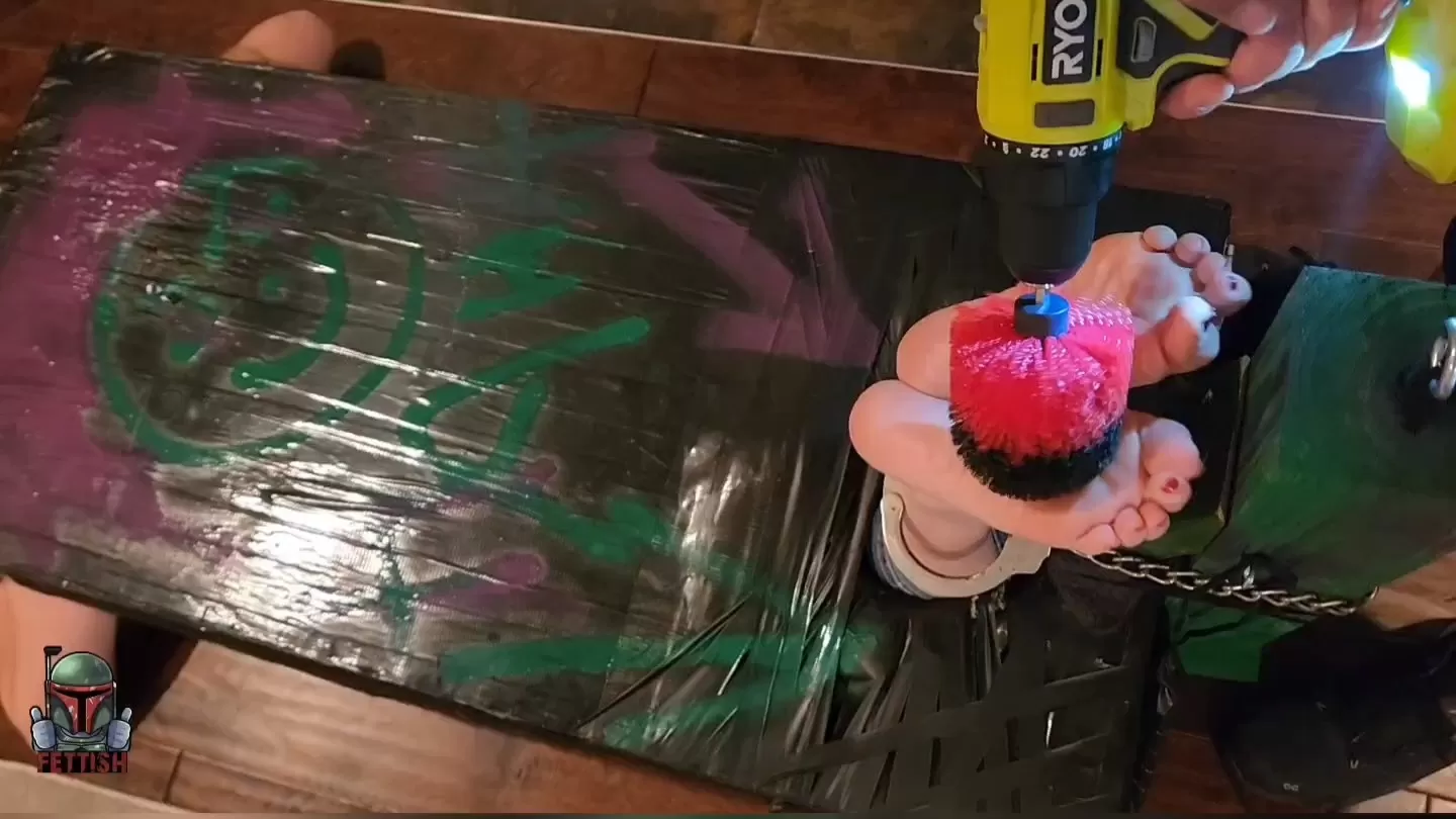 Fettish – HOSTickEL – Kitty Quinn.mp4_snapshot_02.38.000.webp