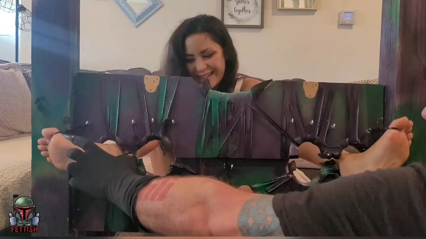 Fettish – Stocks and Bondage – Sushii.mp4_snapshot_02.11.000.webp