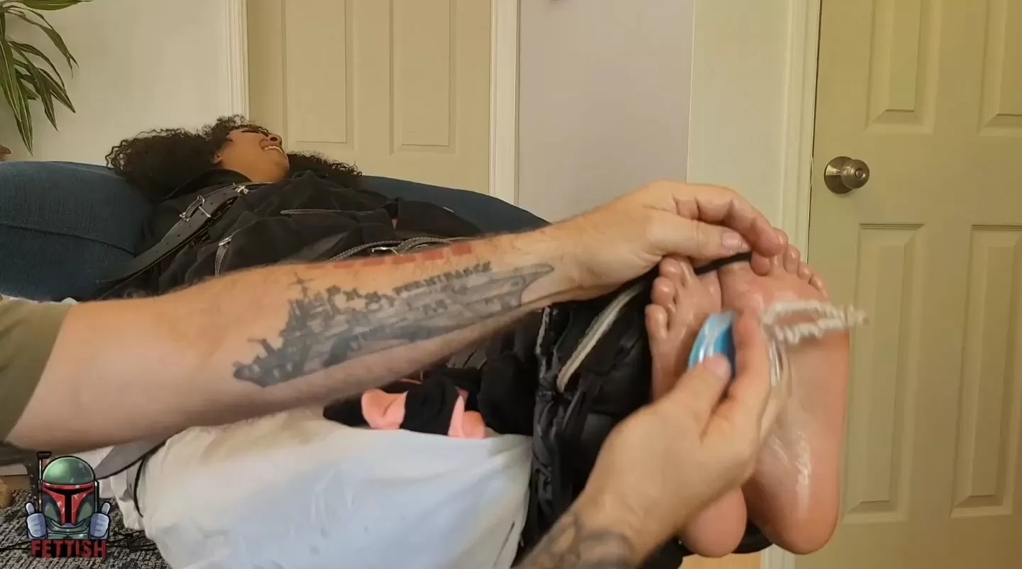 Fettish – The Tickle Table – Princess Sophia.mp4_snapshot_10.17.000.webp