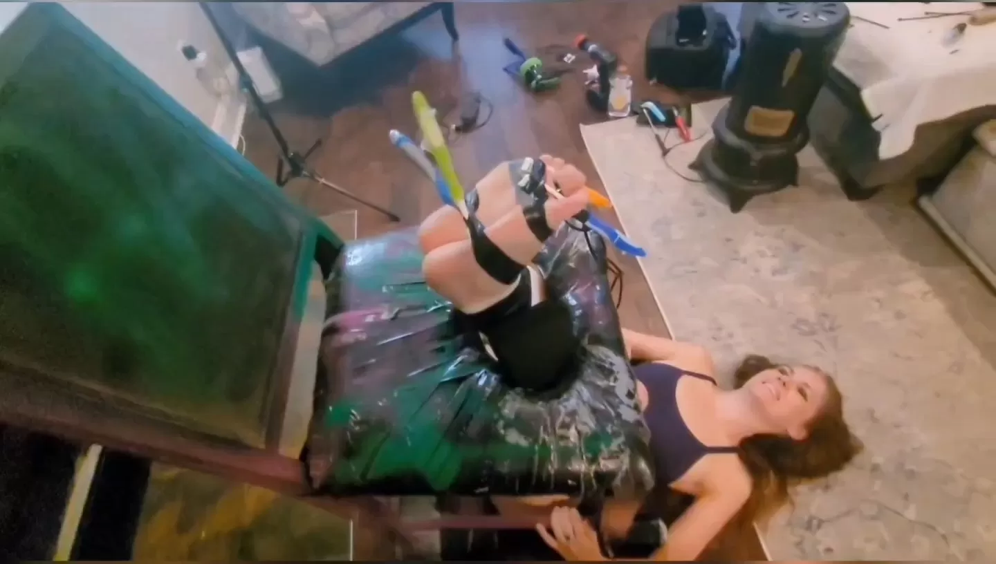 Fettish – Ticklemania 6.mp4_snapshot_00.20.05.000.webp