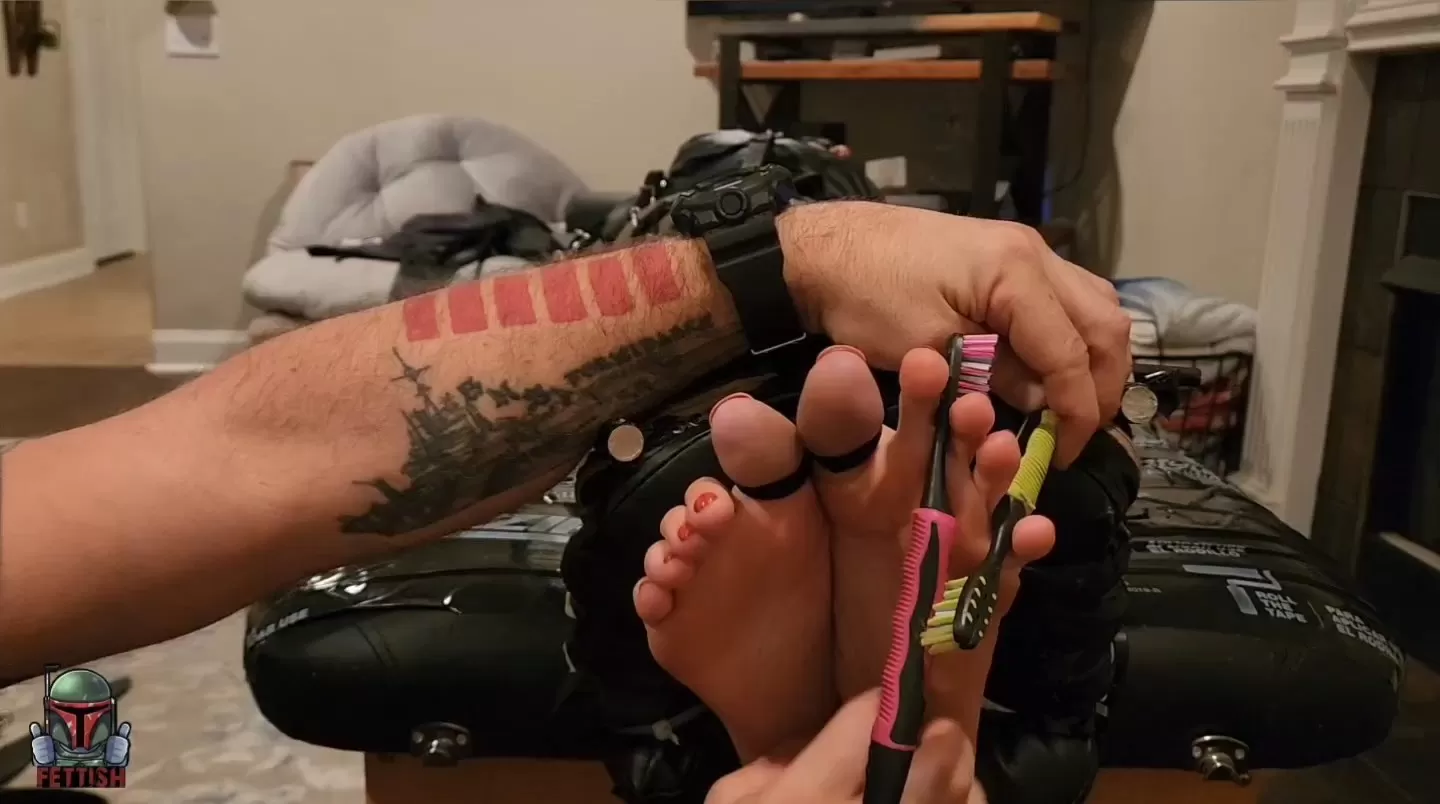 Fettish – Totally Helpless – Ama Rio.mp4_snapshot_09.59.000.webp