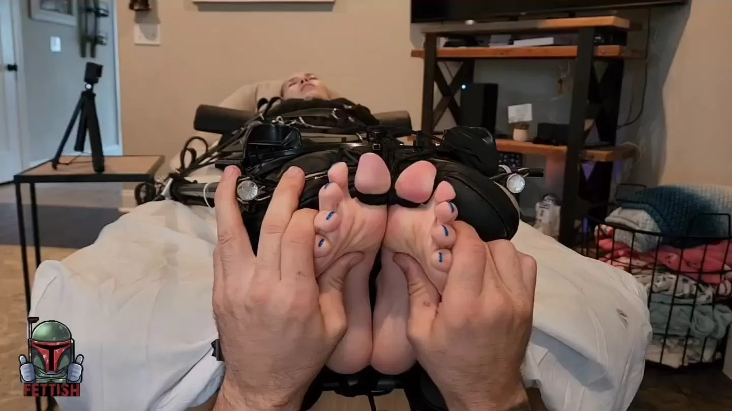 Fettish – Iris – Mummified Ticklegasm.mp4_snapshot_06.00.000.webp