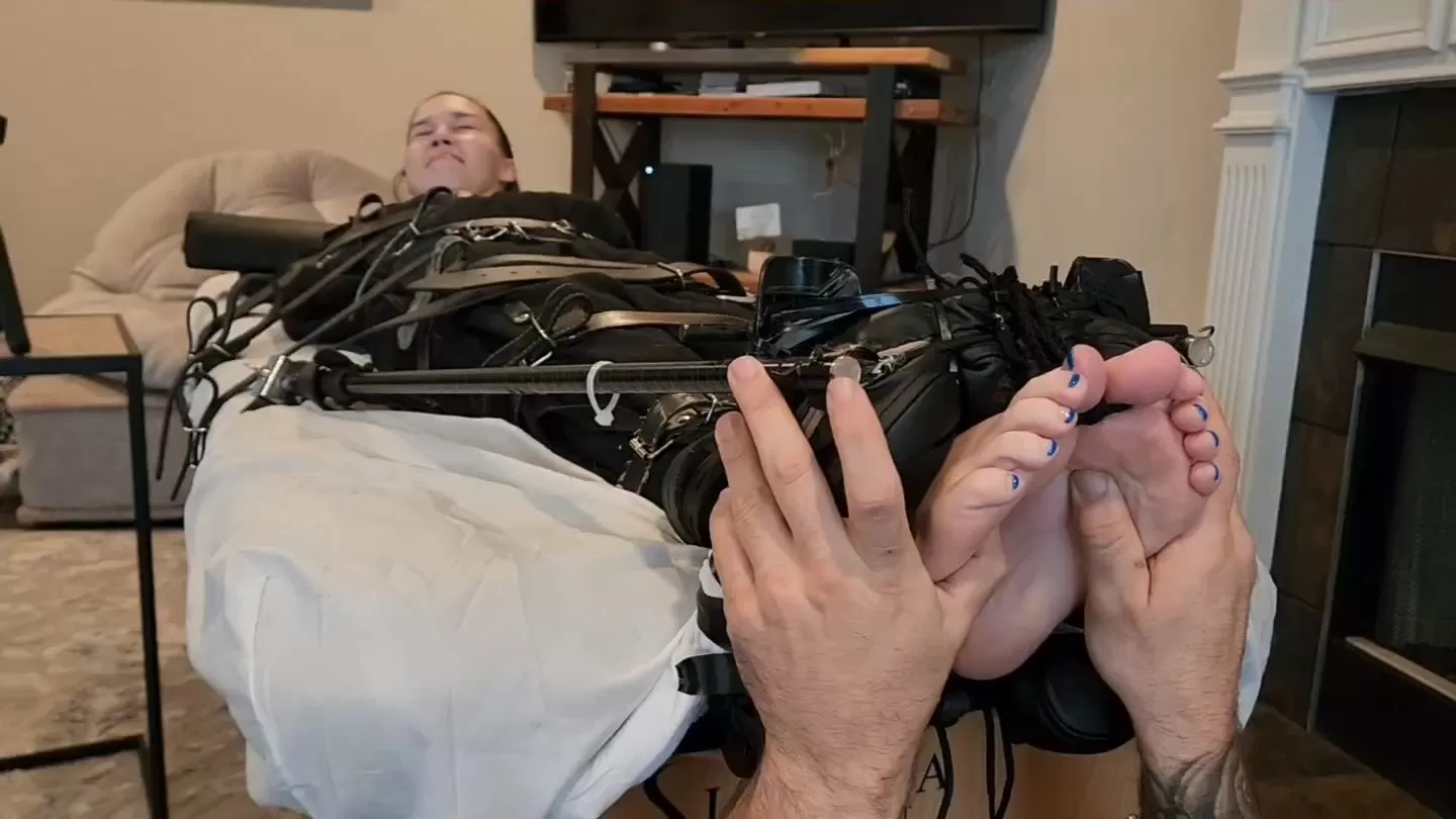 Fettish – Iris – Mummified Ticklegasm.mp4_snapshot_12.44.000.webp