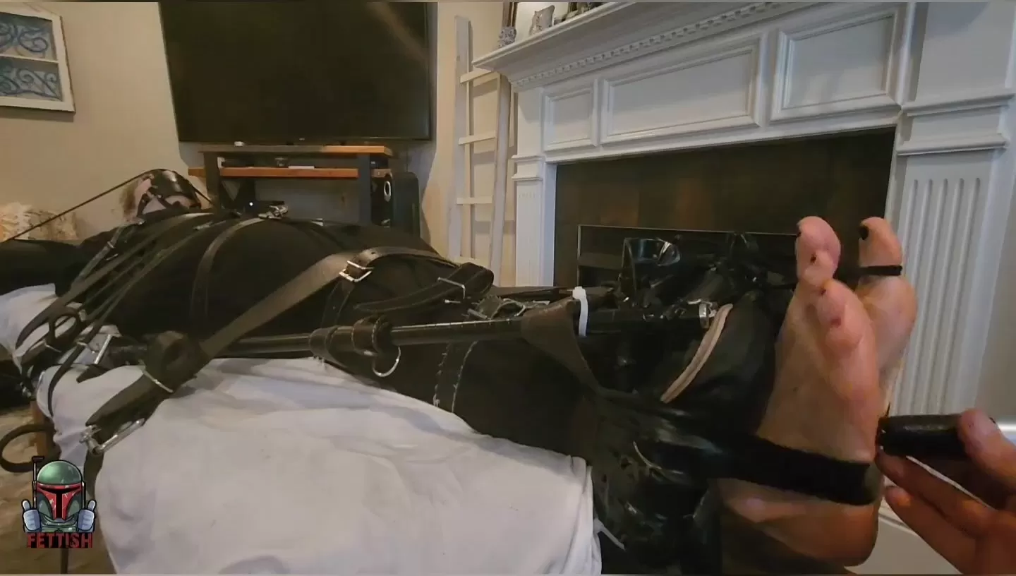 Fettish – No Safeword – Paula Diamonds.mp4_snapshot_11.39.000.webp