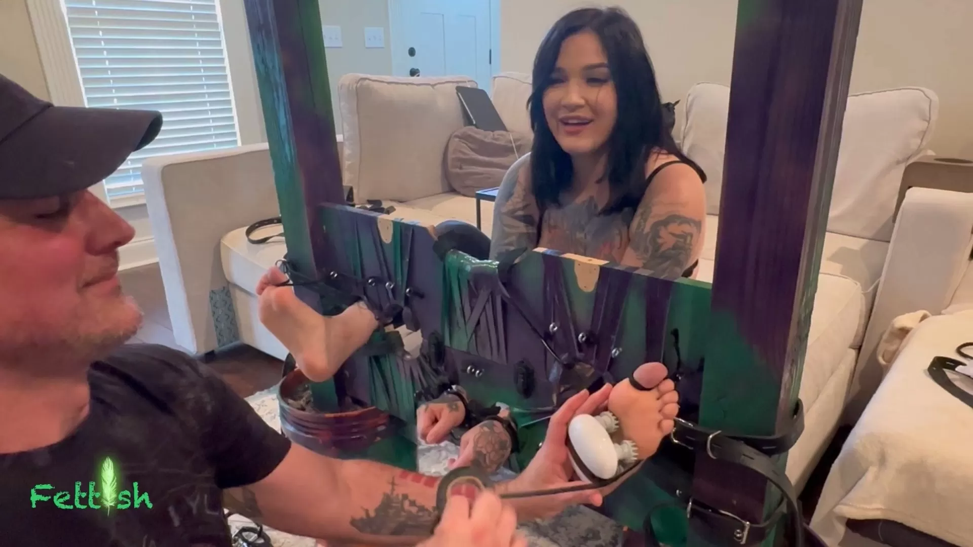 Fettish – Stocks and Bondage – Kylie Moone.mp4_snapshot_09.10.033.webp