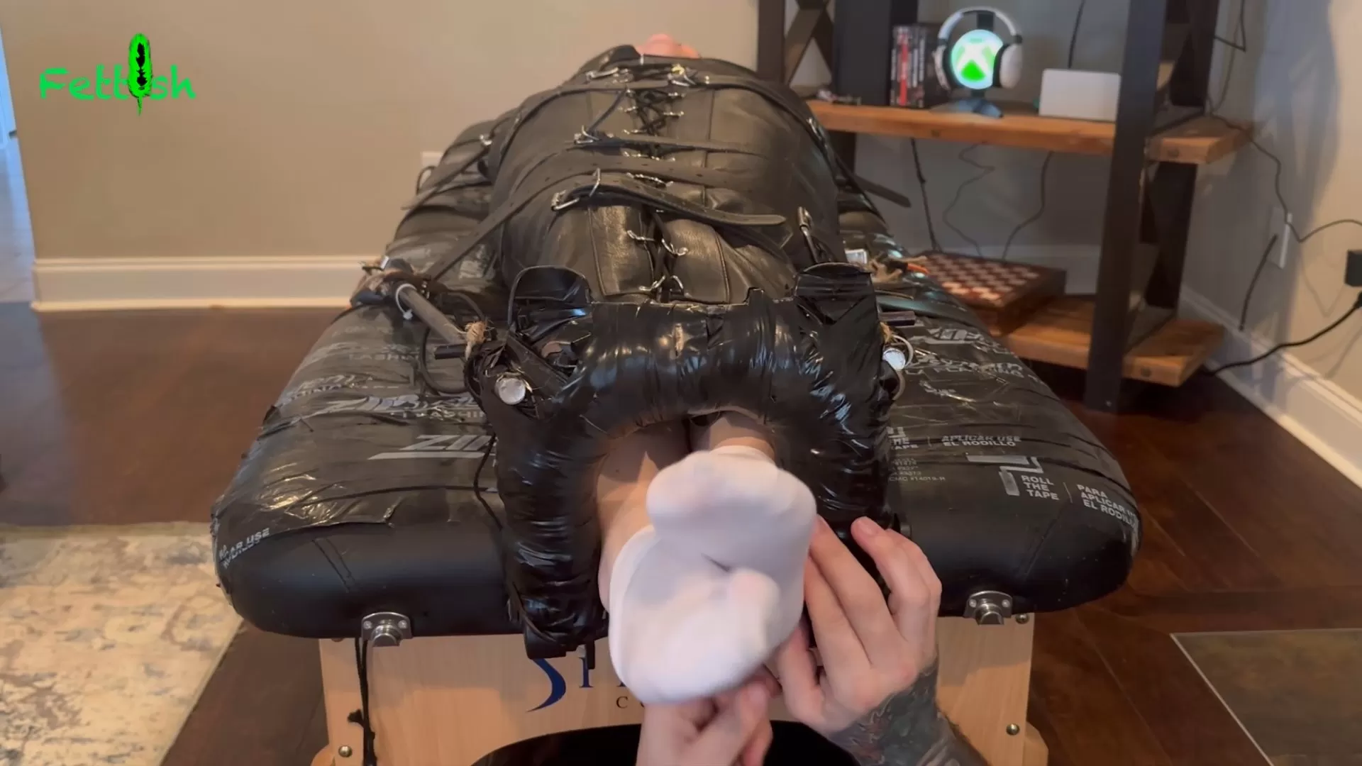 Fettish – The Tickle Table – Amecia 2.mp4_snapshot_05.41.666.webp