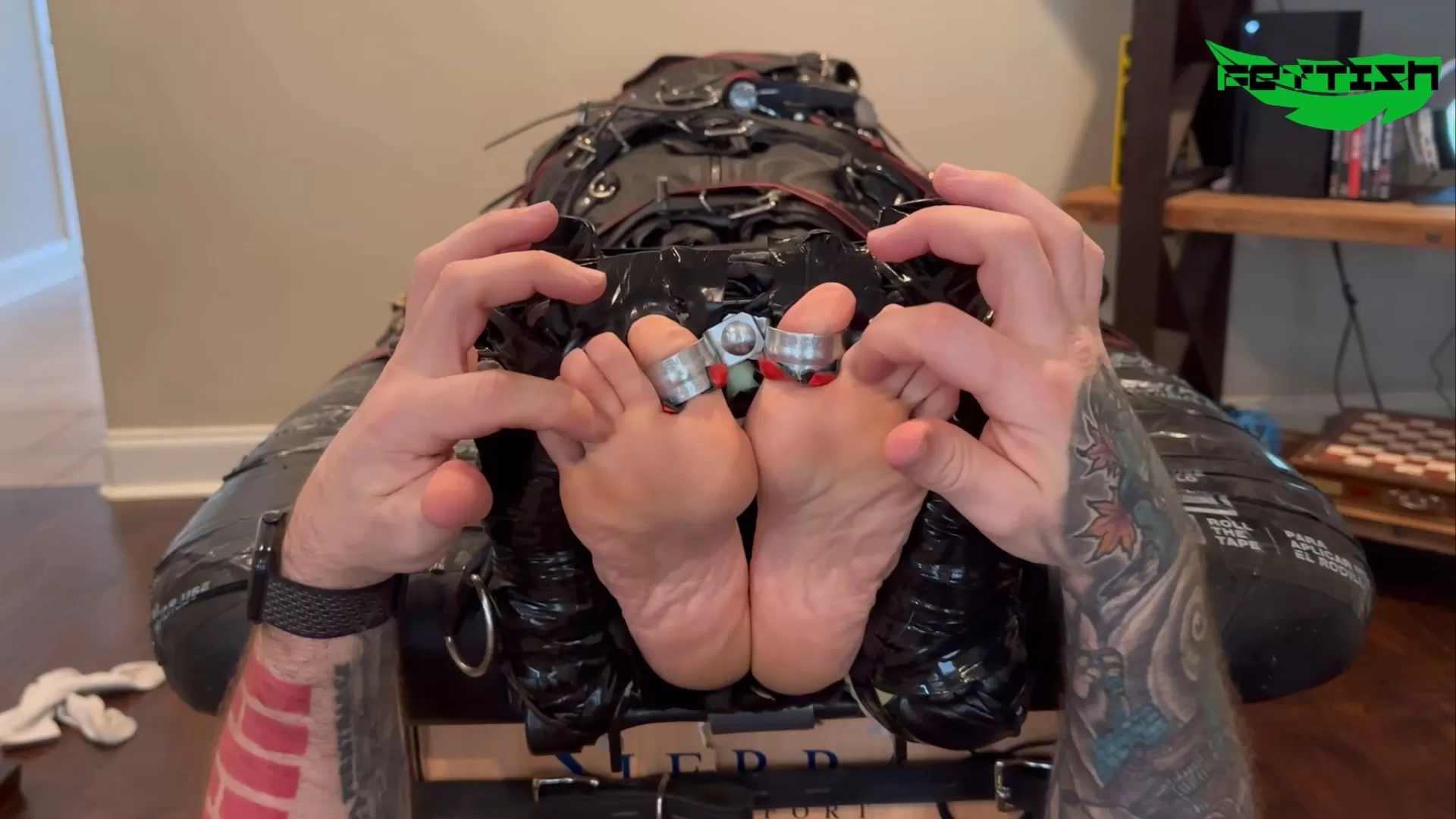 Fettish – The Tickle Table – Sunnie.mp4_snapshot_01.56.864.webp