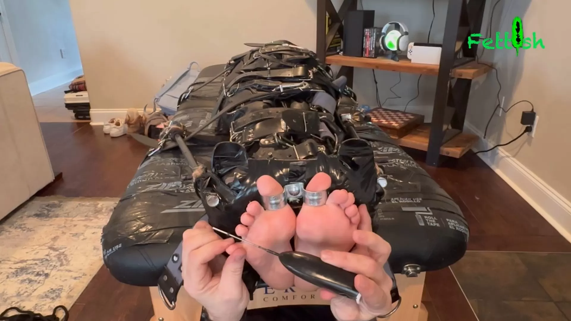 Fettish – The Tickle Table – Zelda.mp4_snapshot_03.11.905.webp