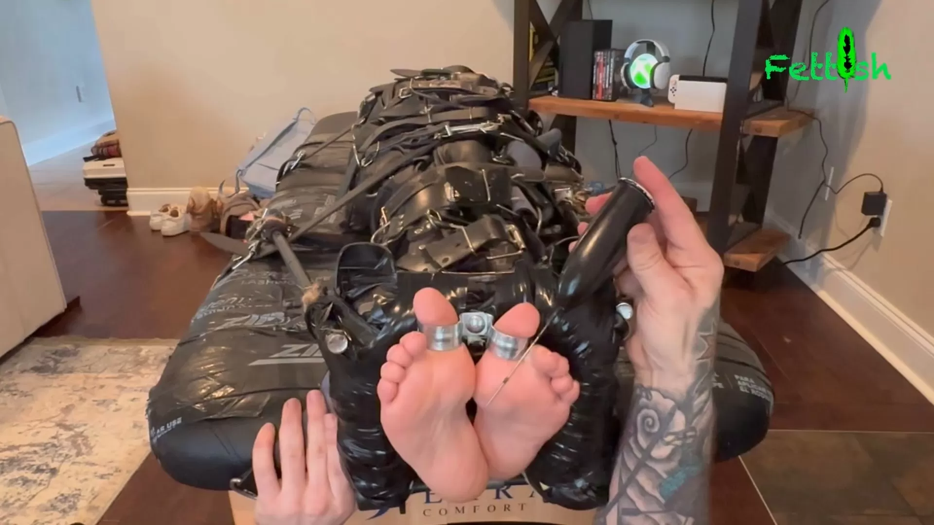 Fettish – The Tickle Table – Zelda.mp4_snapshot_04.51.666.webp