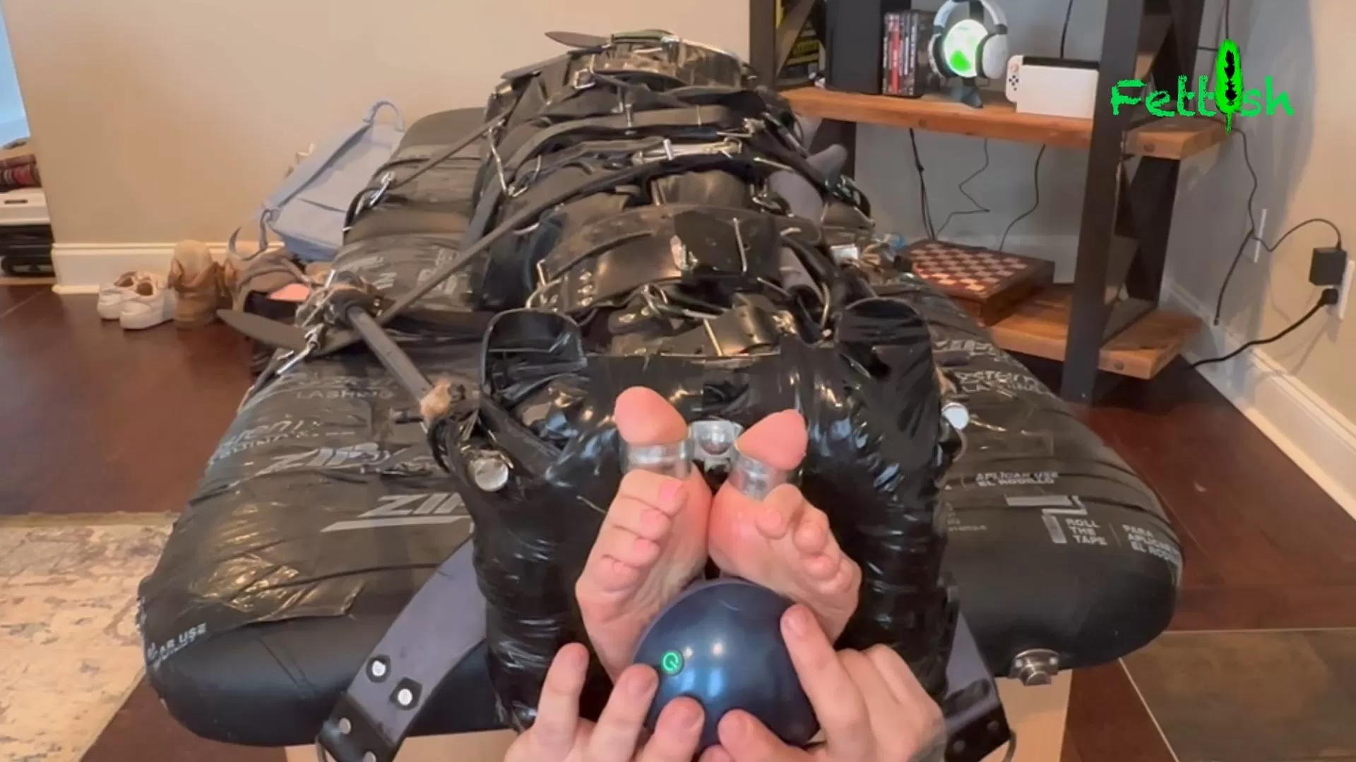 Fettish – The Tickle Table – Zelda.mp4_snapshot_13.20.000.webp