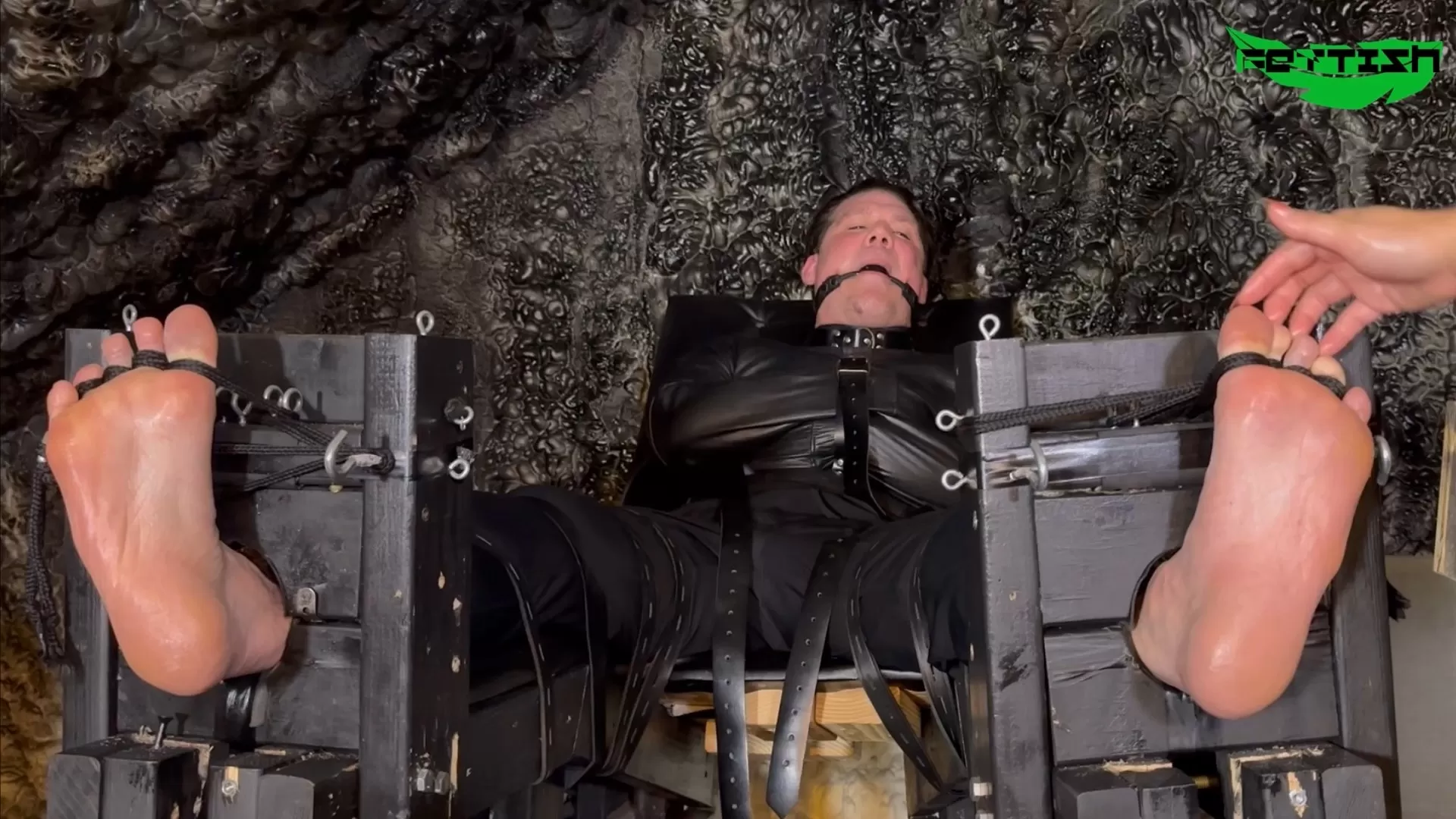 Fettish – Vengeance – Tickle Dice – Sushii.mp4_snapshot_28.20.000.webp