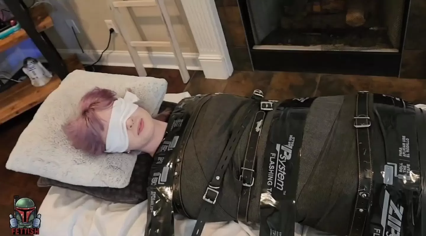 Fettish – The Tickle Table – Claire Coda.mp4_snapshot_00.12.813.webp