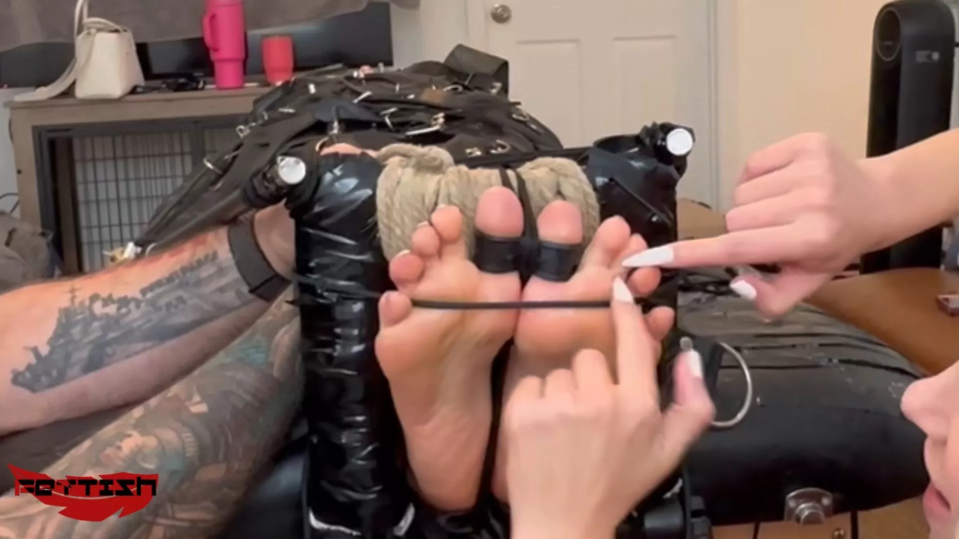 Fettish – Tickle Table – Lana Blade.mp4_snapshot_10.00.000.webp