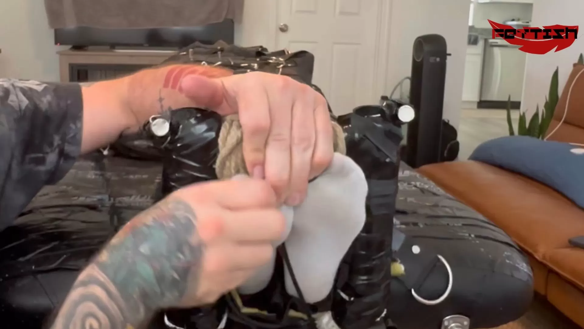 Fettish – Tickle Table – Peyton.mp4_snapshot_03.45.000.webp