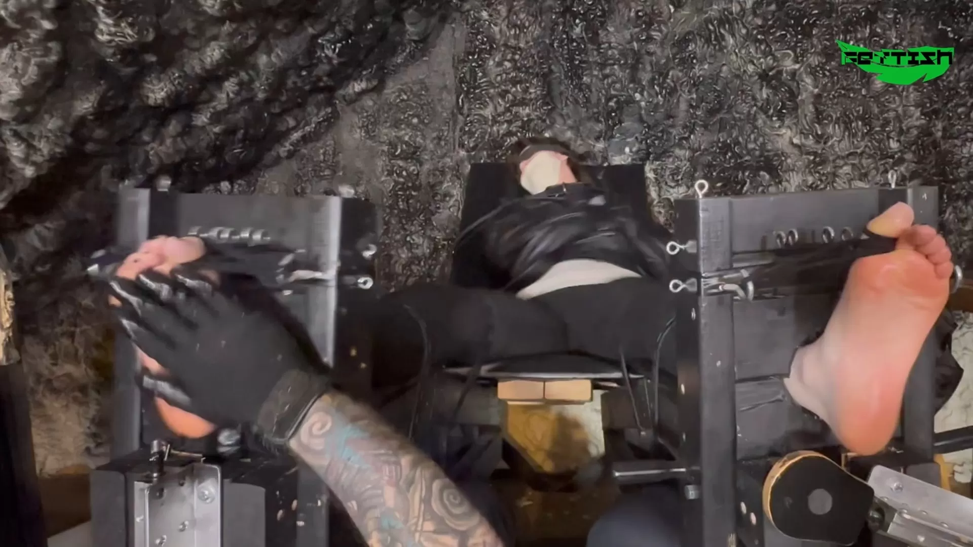 Fettish – Tickle Therapy Challenge – Amecia.mp4_snapshot_05.58.333.webp