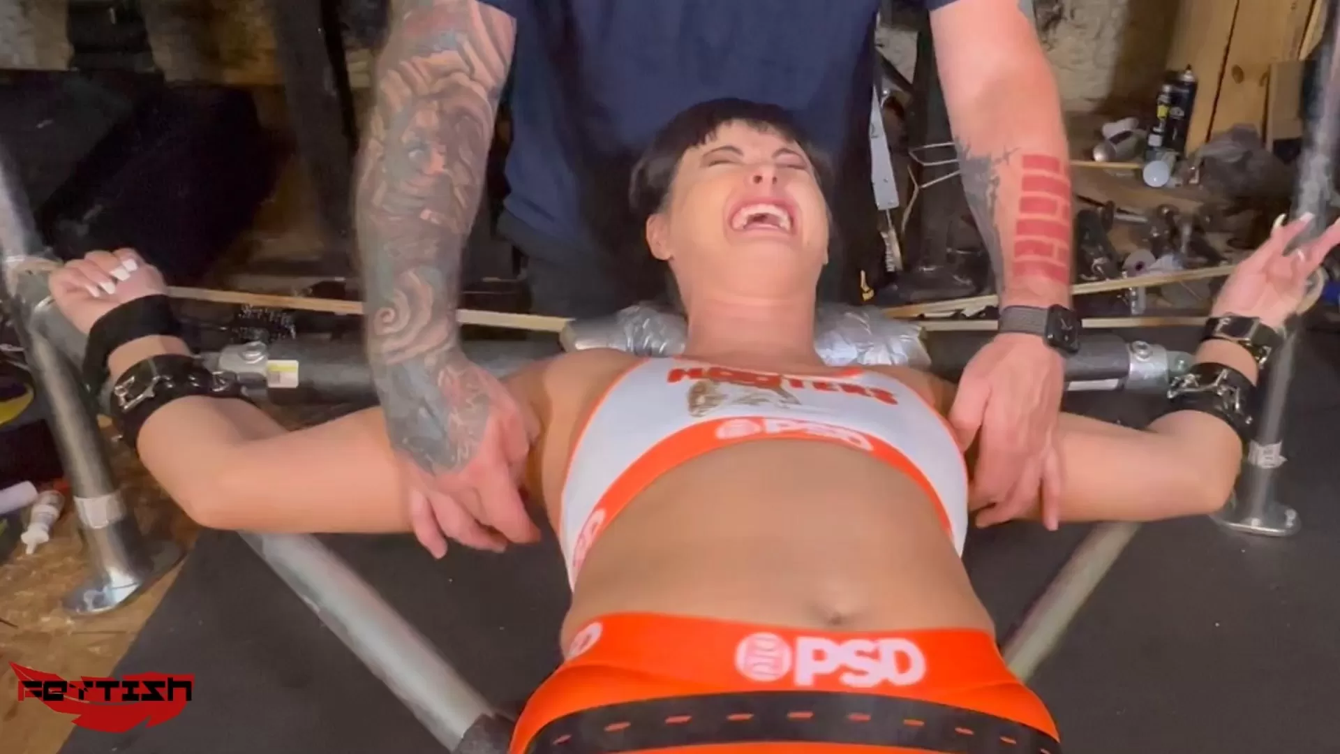 Fettish – Tickled In Steel – Lil’ Mizz Unique.mp4_snapshot_02.05.000.webp