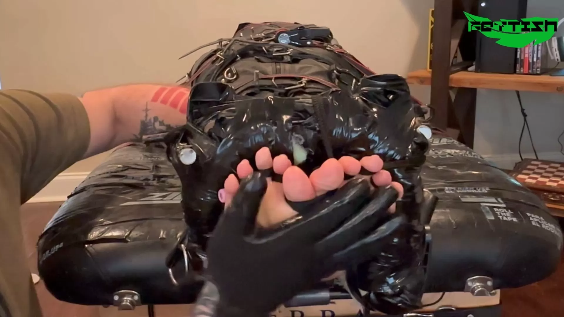 Fettish – Totally Helpless – Sunnie.mp4_snapshot_04.51.666.webp