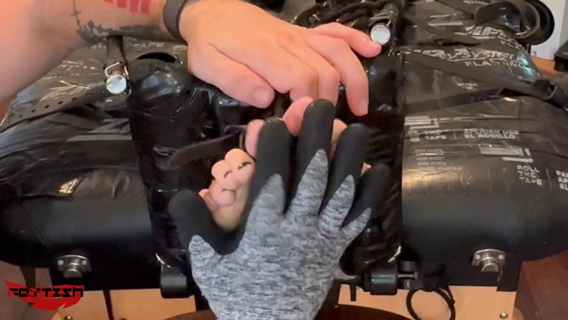 Fettish – The Tickle Table – Zelda II.mp4_snapshot_11.54.000.webp