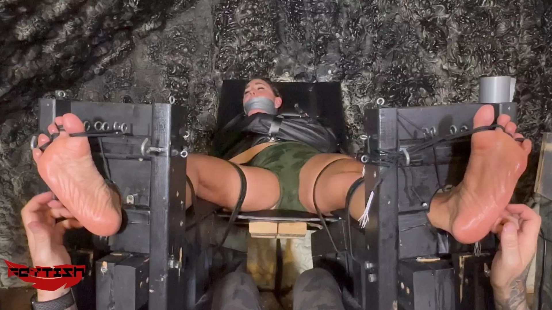 Fettish – Tickle Therapy – Carissa Dumond.mp4_snapshot_15.15.000.webp