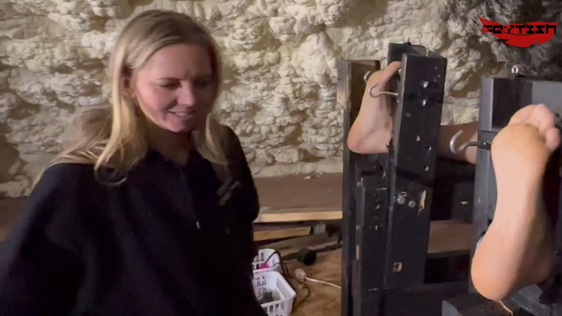 Fettish – Tickle Therapy – MJ vs Sunnie.mp4_snapshot_05.36.400.webp