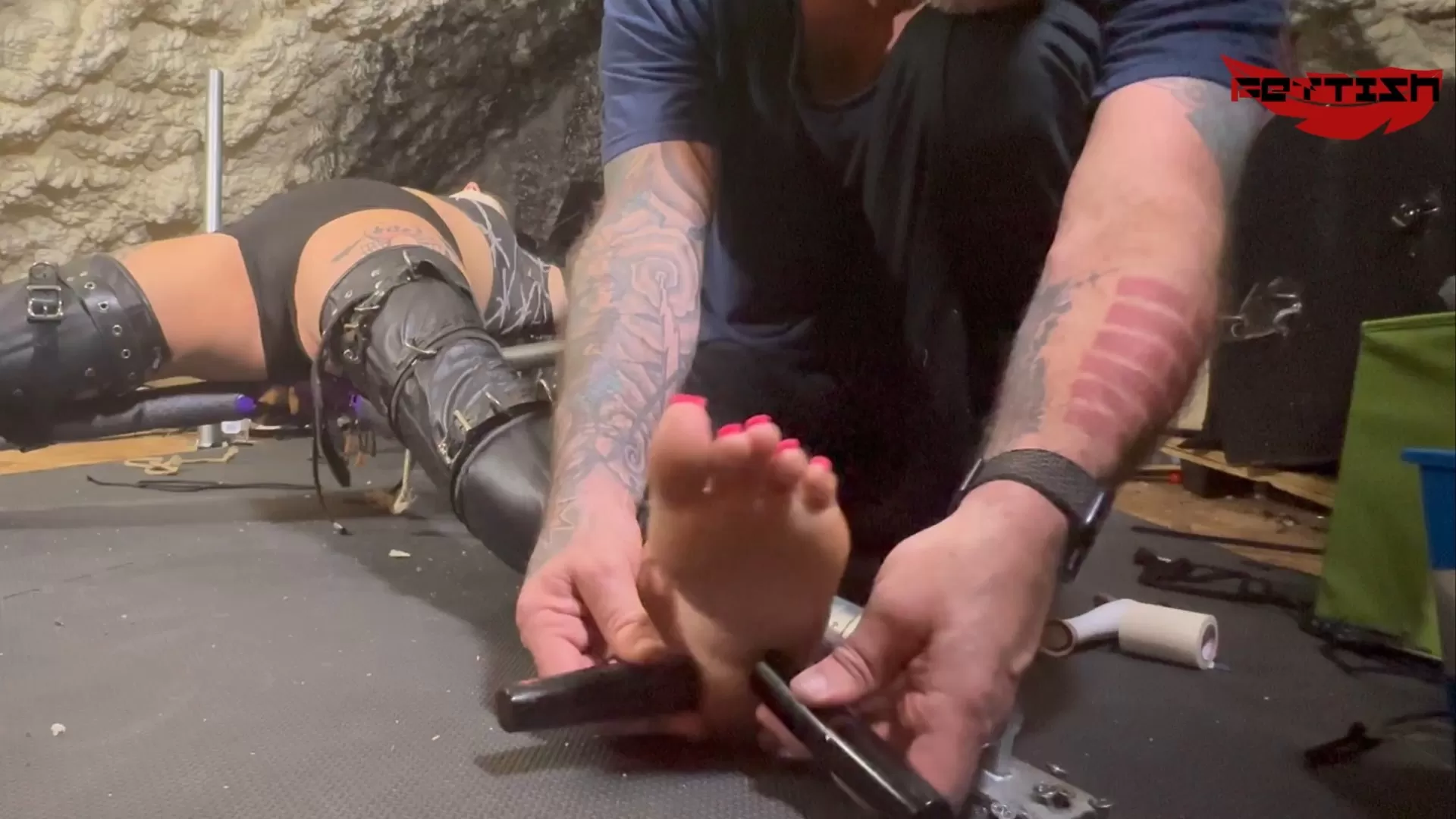 Fettish – Tickled in Steel – Lithie.mp4_snapshot_14.21.633.webp