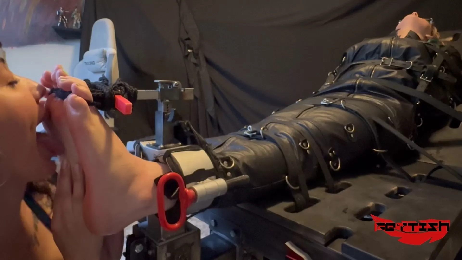 Fettish – The Roaster Coaster – Zori and Lee Von Lux.mp4_snapshot_12.58.300.webp