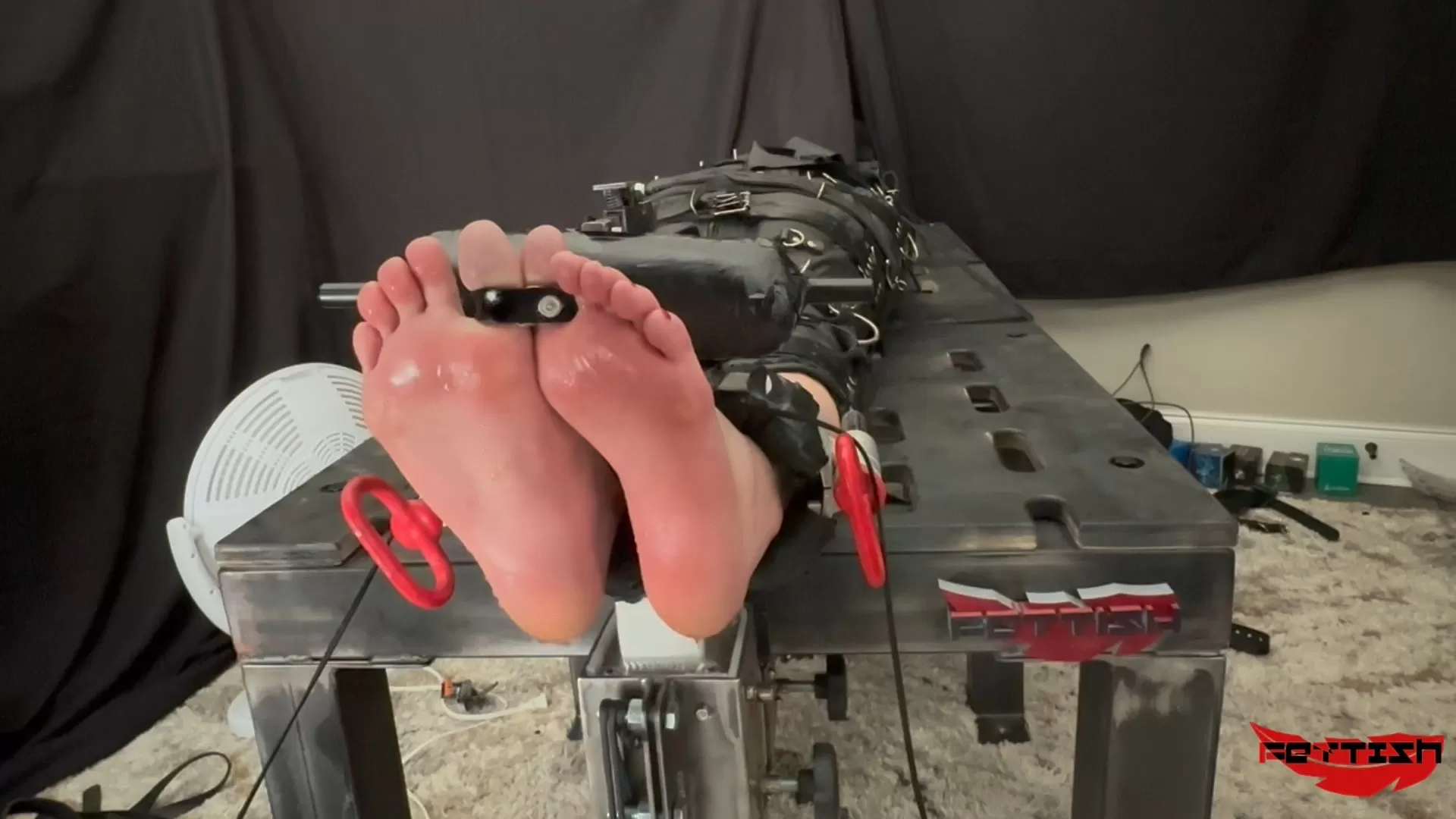 Fettish – The Tickle Table – Nyx.mp4_snapshot_04.31.766.webp