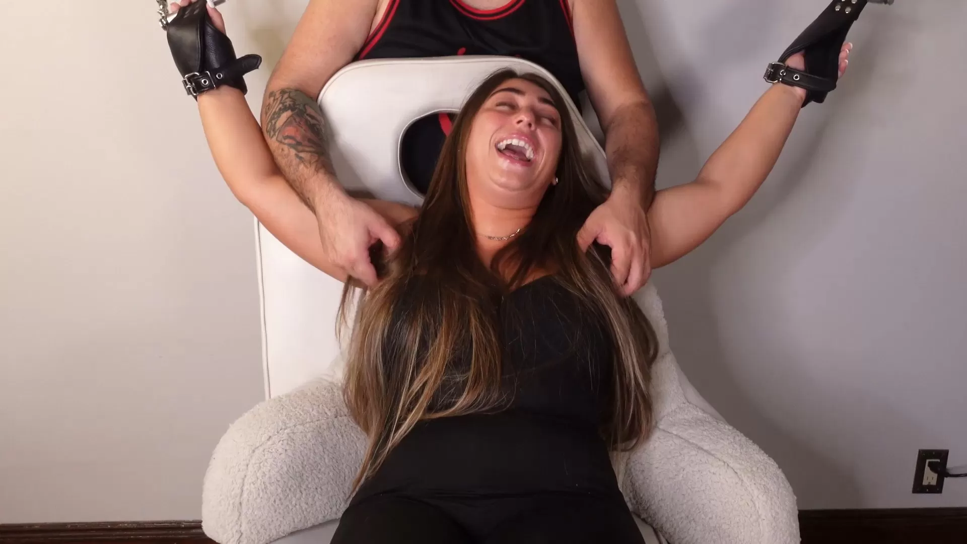 TheTickleRoom – Serenas Double Trouble Upperbody!.mp4_snapshot_01.45.188.webp