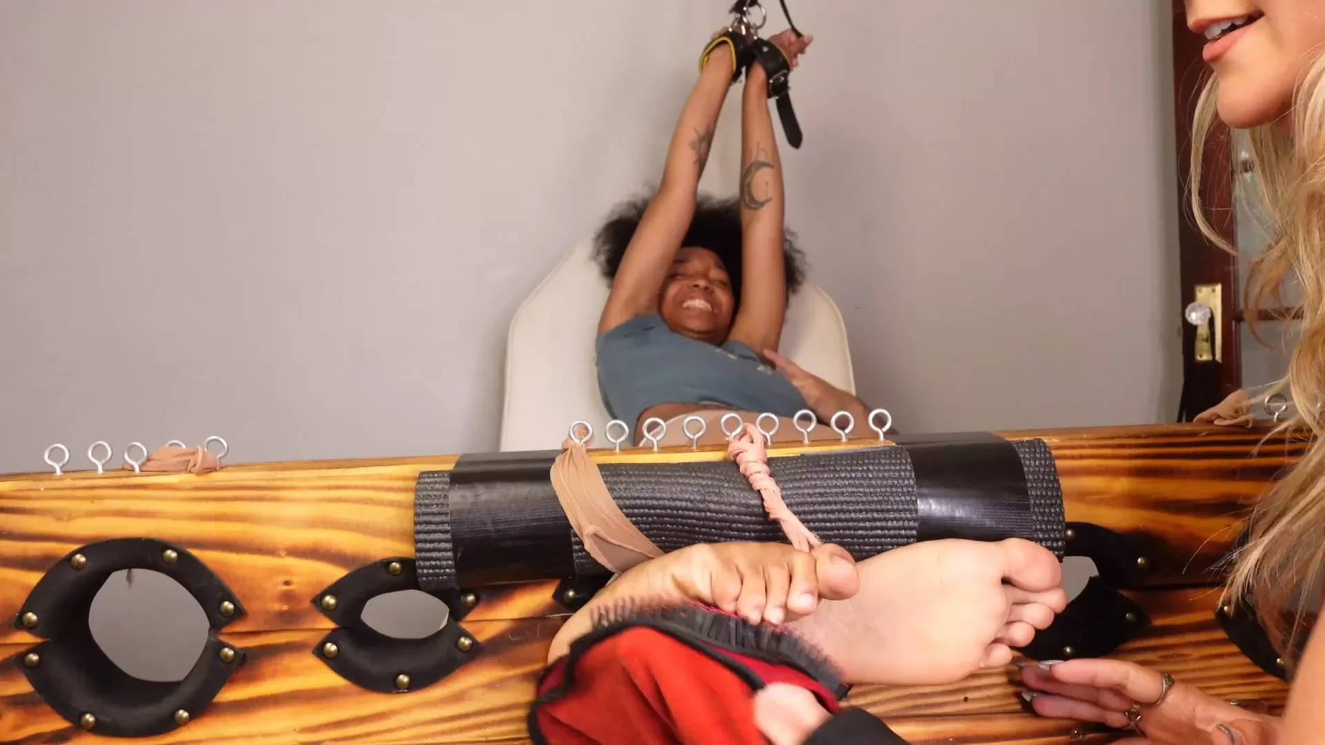 TheTickleRoom – Alyx Bare and Breathless!.mp4_snapshot_04.25.265.webp