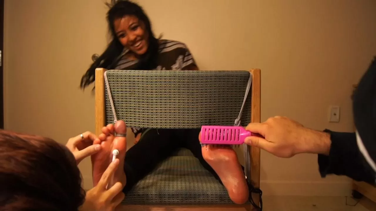 TheTickleRoom – Brenda's Audition.mp4_snapshot_17.47.733.webp