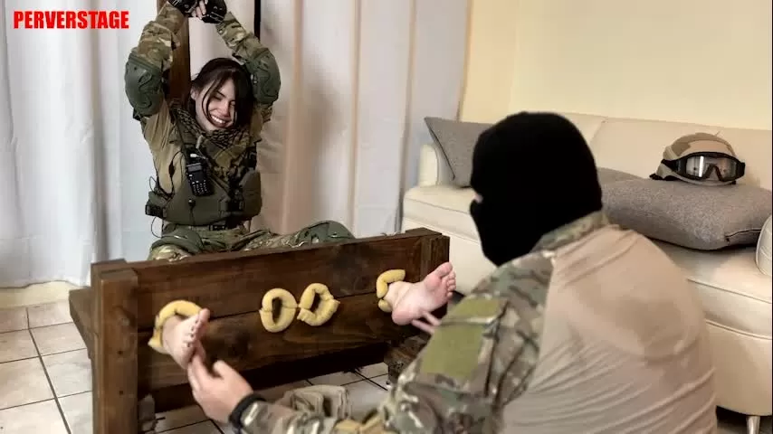Perverstage – 简中尉脱离小队Lieutenant Jane separates from her squad (Custom)_2_12.webp